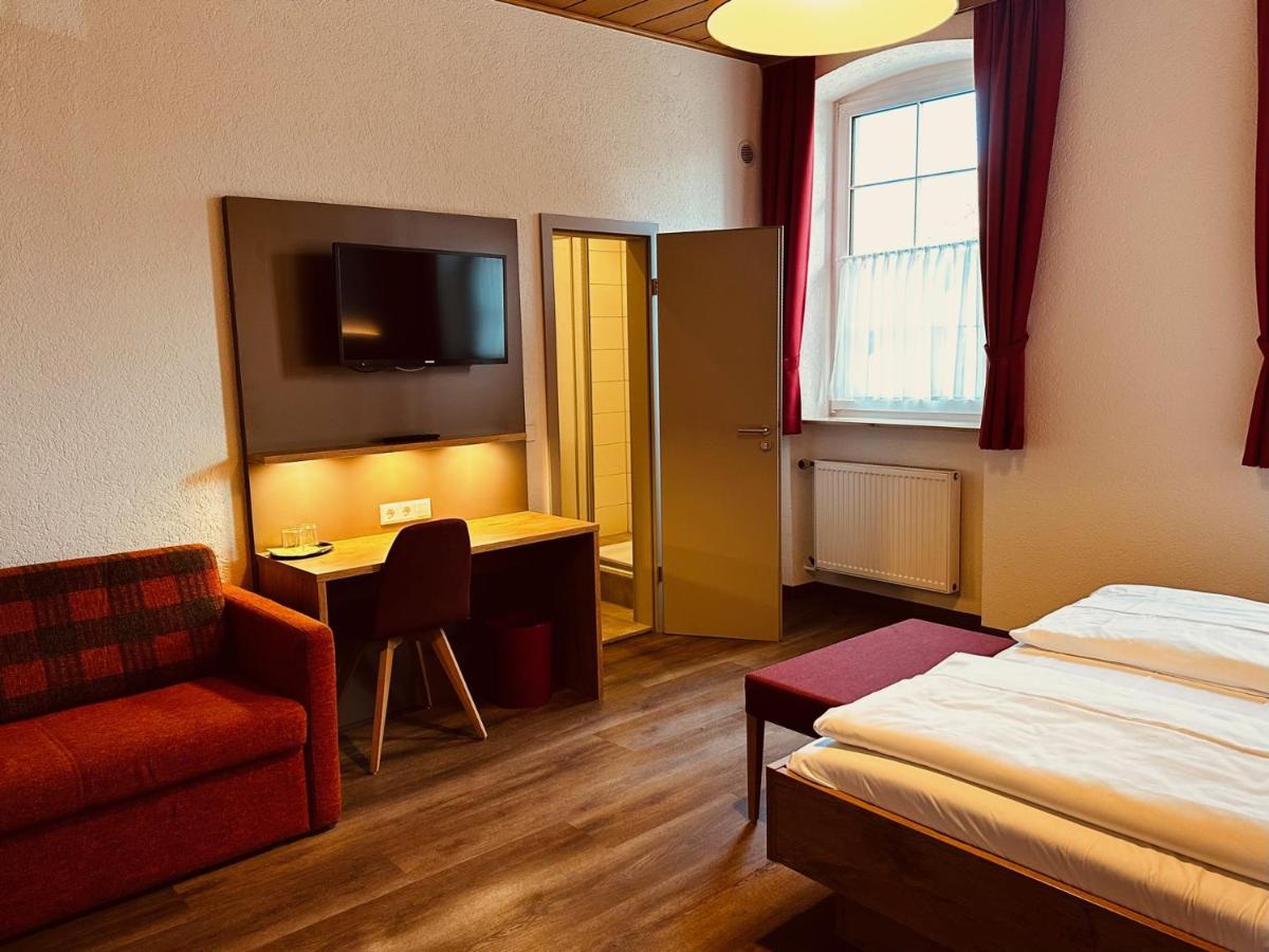Rielasingen-Worblingen Hotel Und Wirtshaus Loewen מראה חיצוני תמונה