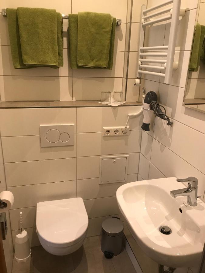 Rielasingen-Worblingen Hotel Und Wirtshaus Loewen מראה חיצוני תמונה